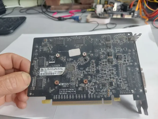 Placa de vídeo AMD RANDEON HD7700/R7