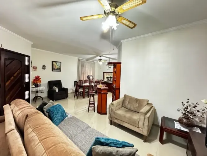 Oportunidade, 5 dorms, 2 suítes, espaço gourmet, amplo quintal e mais...