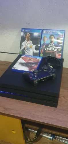 ? PS4 Pro 1TB + Controle Original + 3 Jogos | Excelente Estado | Pronto para Jogar! ?