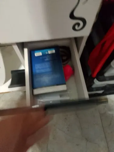VENDO ESPELHO COM MÓVEL, 3 COMPARTIMENTOS EM OTIMO ESTADO , aceito negociação do valor.