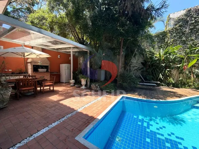 Casa à venda em rua fechada com cancela e segurança 24h, no Alto da Boa Vista