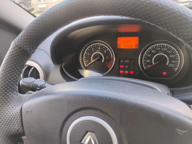 Renault Logan Expression Hi-flex 1.6 8V 4P 2011