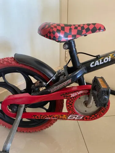 Bicicleta Caloi Hot Wheels