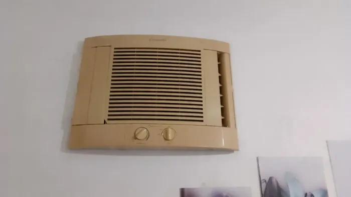 Ar condicionado Eletrolux Maximus de janela 7500btus
