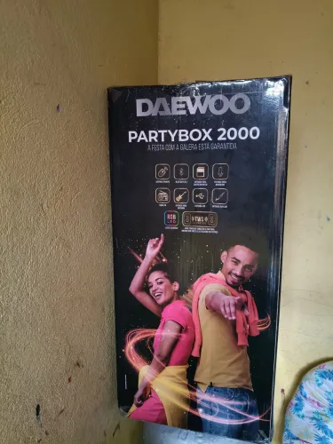 Vendo caixa de som Nova na garantia valor Negociável