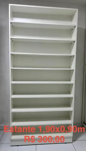 Vende-se estante de madeira de qualidade 