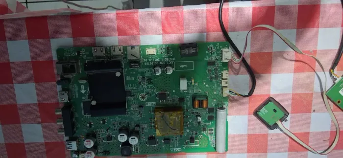 Placa principal JUC7. *89, p/tv Philco PTV42E60DSWNC