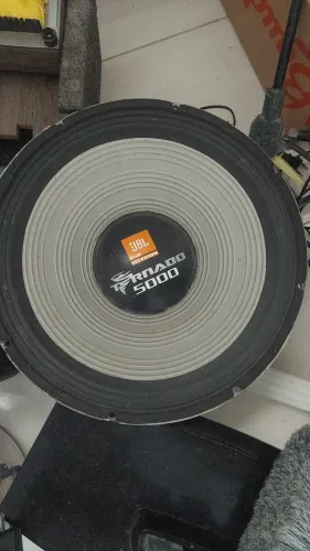 Tornado de 18 polegadas