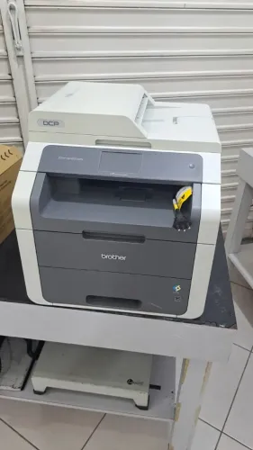 Multifuncional laser colorido Brother DCP9020dn