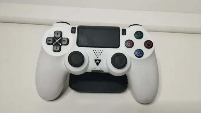 Controle pra PS4 Branco R$:80 Reais