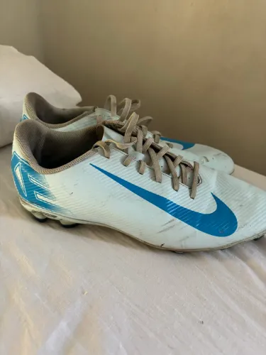 Vendo chuteira Nike mercurial campo