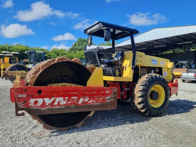 Rolo Compactador Dynapac - CA25P - Ano 2002