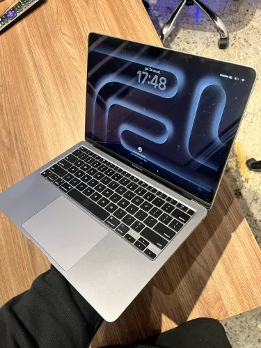 MacBook Air M1