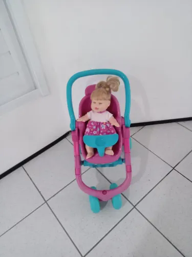 Um carrinho pra bonecas