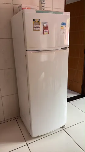 VENDE-SE GELADEIRA CÔNSUL