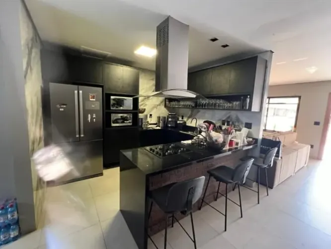Sobrado em Condomínio para Venda em Porto Velho, Industrial, 3 dormitórios, 3 suítes, 4 ba