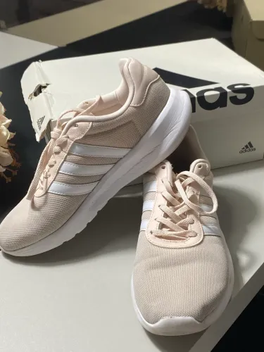 Tênis adidas