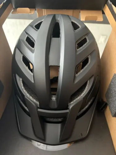 Capacete Giro Radix