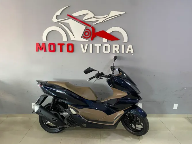 Honda Pcx 160c DLX 2025 a mais completa da categoria e essa 