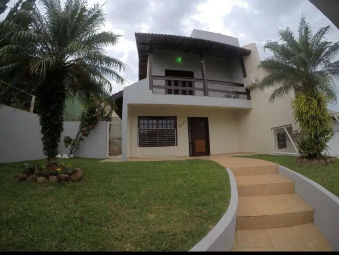 Linda Casa no Bairro Santa Maria