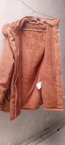 Estou vendendo uma jaqueta de inverno.