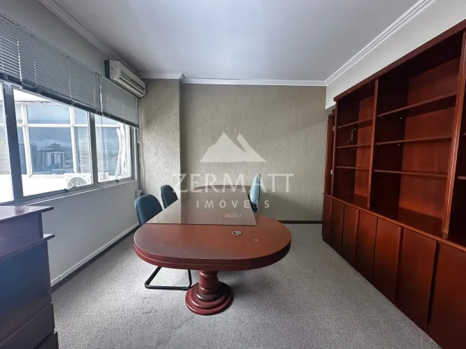 Sala à venda no Centro de Blumenau, SC