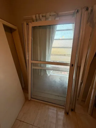 Portas-balcão brancas, 2,20x1,10m