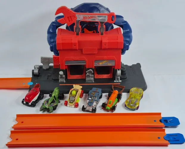 Pista Hot Wheels City Ataque De Gorila Na Garagem + 6 Carrinhos E Pistas Extras