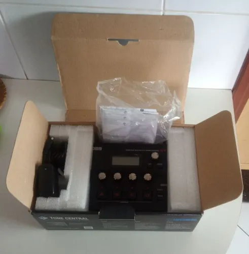 BOSS GT001 - PEDALEIRA E INTERFACE DE ÁUDIO! PROCESSADOR E EFEITOS DA GT100