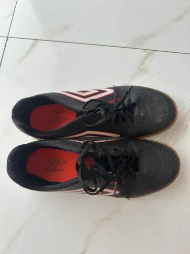 tenis futsal umbro