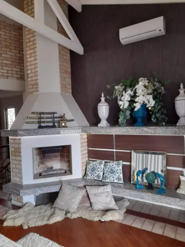 Casa de Alto Padrao! Com dois pavimentos! Estilo Contemporanea!!