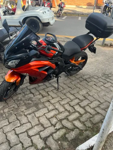 Moto top sem nada para fazer 