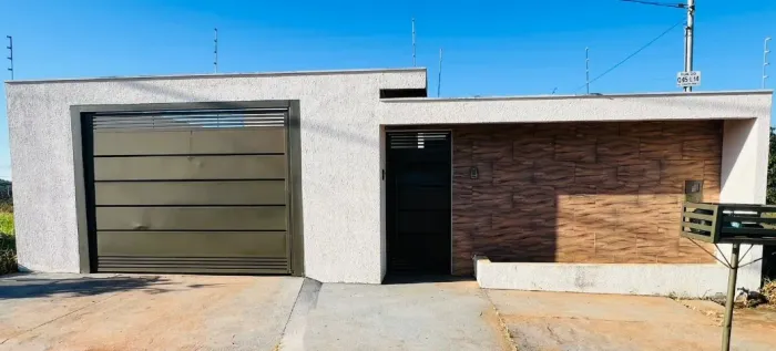 CASA À VENDA EM CALDAS NOVAS/GO