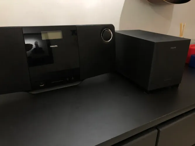 Micro System Philips MCD263 - DVD/CD Player, USB e Subwoofer (Ótimo Estado)