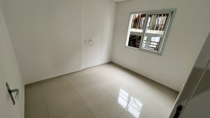 Alugo quarto para mulher na pedra branca