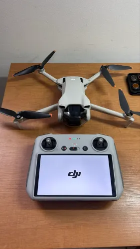 Drone DJI Mini 3 + KIT Fly More + Assesórios