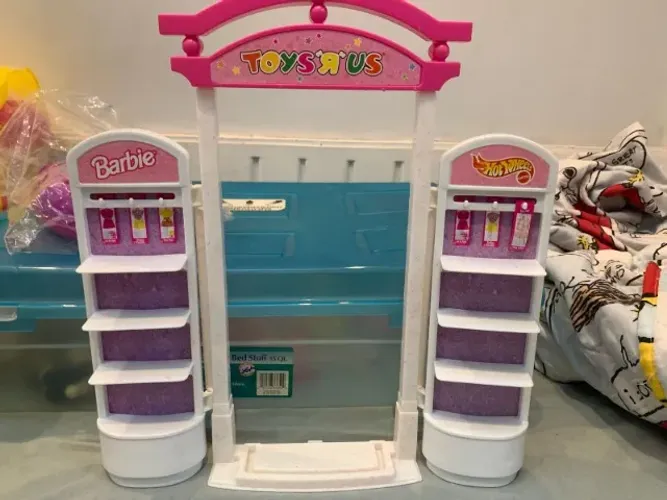 loja da barbie toys r us e hot wheels importado 1999