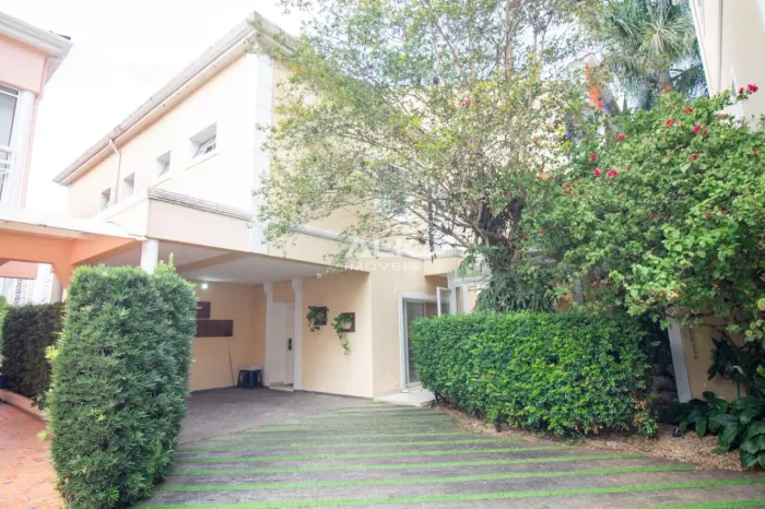 Casa de condomínio à venda com 230m², 4 quartos e 4 vagas