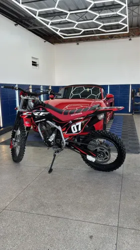 Crf 250 ano 2024