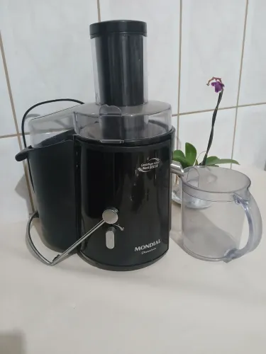 Centrífuga de Alimentos Mondial Juicer Black 800W - Sucos Naturais e alimentos em segundos