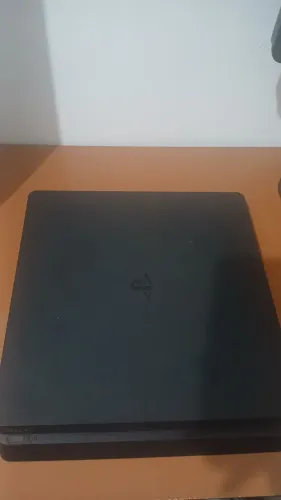 PS4 Slim 500GB + Controle Original + 3 Jogos (FIFA 20, Horizon e Ratchet & Clank)