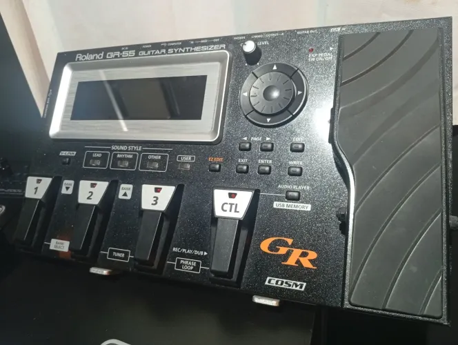 Roland GR55 com controlador gk3.