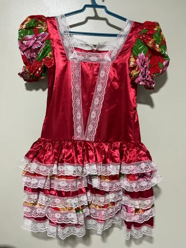 Vestido de quadrilha de criança