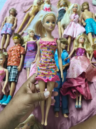 Barbies variadas (40$ cada)