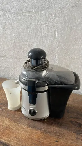 Máquina de fazer suco - centrífuga