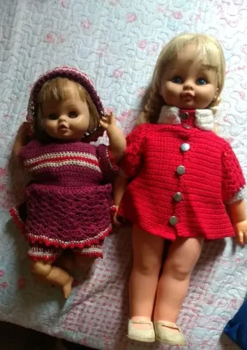BONECA ANTIGA - apenas a menor (54 anos)