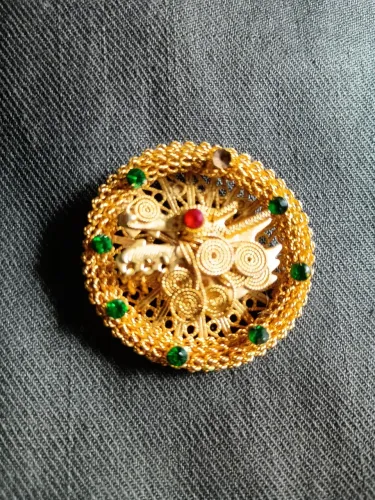 Broche em filigrana e pingente retrô 