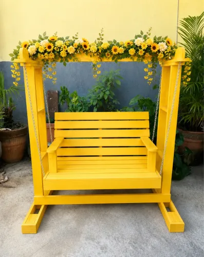 Cadeira de balanço amarela 