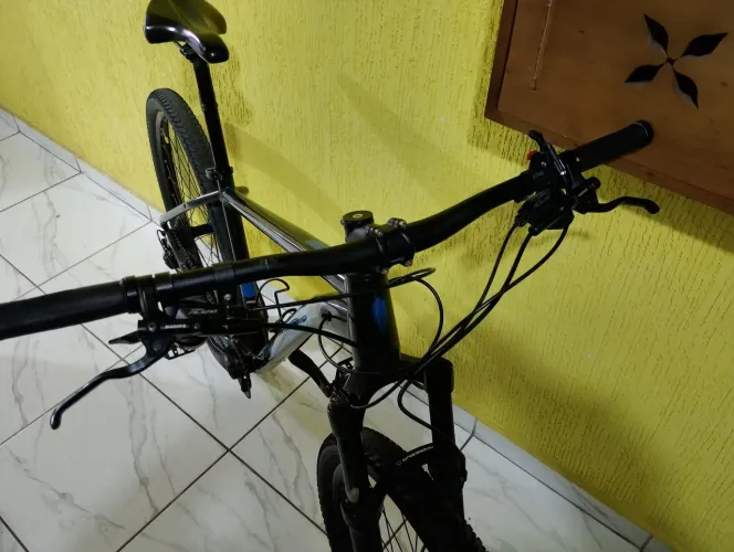 Caloi Explorer comp Tam 17 BOOST pé de vela integr Tda alívio 18 vlc freios Shimano mt200