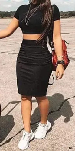 Conjunto Cropped e Saia Mídi 
